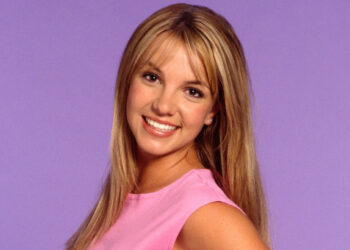 See If You Can Identify These Famous Ladies From The 90s!