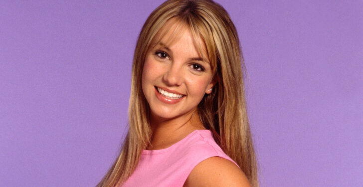 See If You Can Identify These Famous Ladies From The 90s!