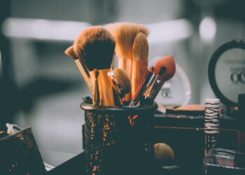 Could You Survive in the Cosmetics Industry? Take This Makeup Artist Quiz to Find Out!