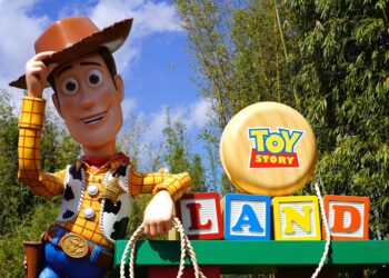 Find Out Which Hidden Celebs You Missed in Popular Films!