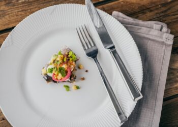 Think You Know the Fork? Test Your Knowledge on This Everyday Utensil’s Fascinating History!