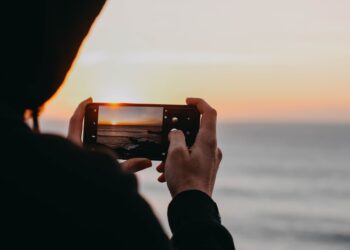 Discover the Untold Backstories of the Most Famous Photographs Ever Taken!