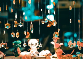 Toy Store Titans: Can You Recall Which Giant Went Bankrupt in 1989?
