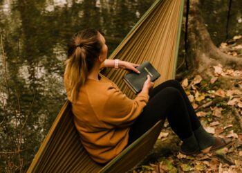Discover the Nation That Swaps Beds for Hammocks: Can You Guess Which One?