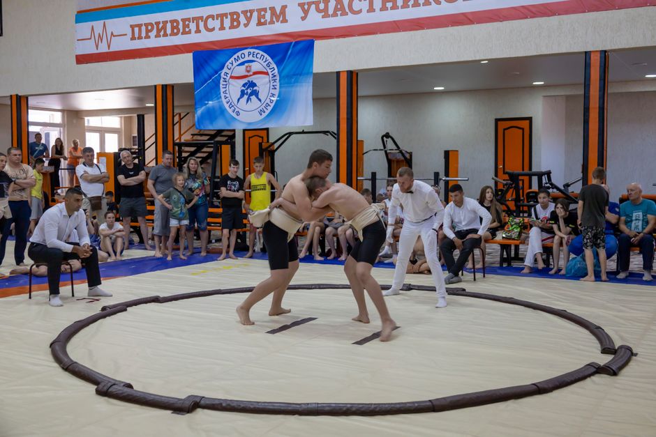 Did You Know Sumo Wrestlers Have a Strict Daily Routine That Includes No Breakfast?