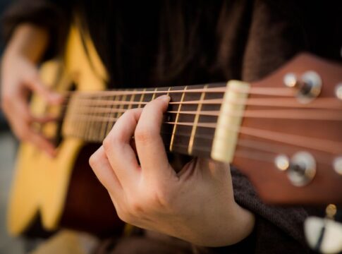 The Science of Why Certain Chords Make You Feel Sad or Happy
