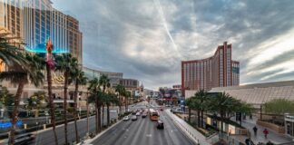 How Las Vegas Uses Scent and Layout to Keep You Gambling