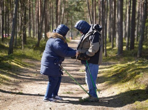 How to Treat Hypothermia When Medical Help is Far Away