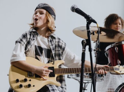 Top 10 Bizarre Phobias Famous Musicians Have
