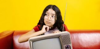 Why Laugh Tracks Were Added to TV Sitcoms in the 1950s — TV trivia by Trivia Daily