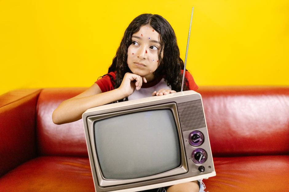 Why Laugh Tracks Were Added to TV Sitcoms in the 1950s