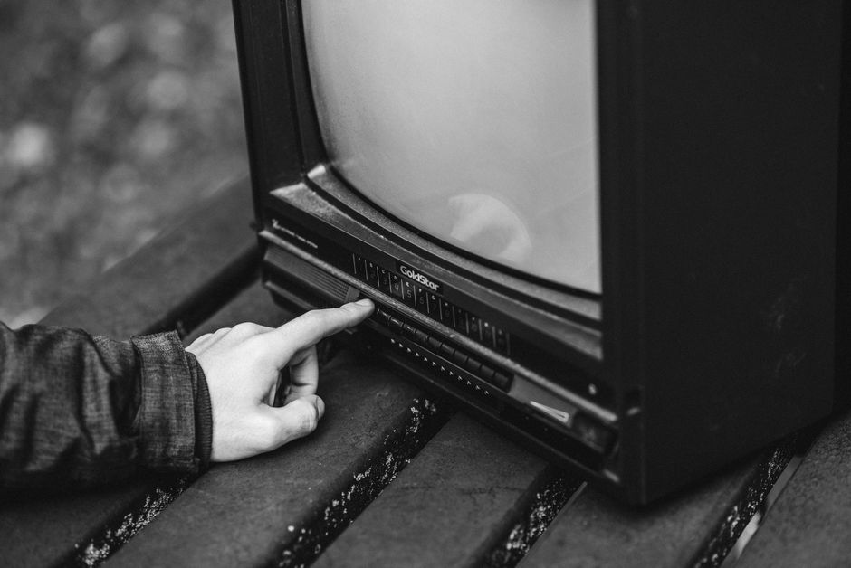 Why TV Screens Switched from 4:3 to 16:9 Aspect Ratio