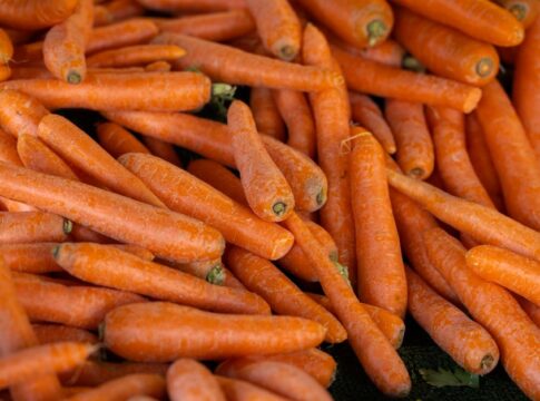 Why Carrots Were Purple Before the 1600s: The History — Food trivia by Trivia Daily