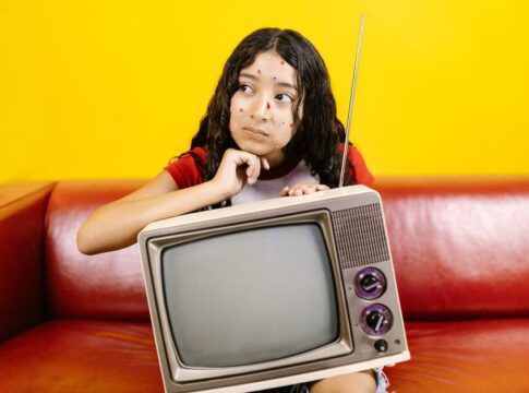 Why Sitcom Laugh Tracks Were Originally Recorded in 1950 — TV trivia by Trivia Daily