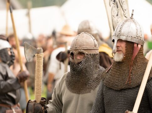 7 Bizarre Facts About Viking Hygiene and Grooming Habits — History trivia by Trivia Daily